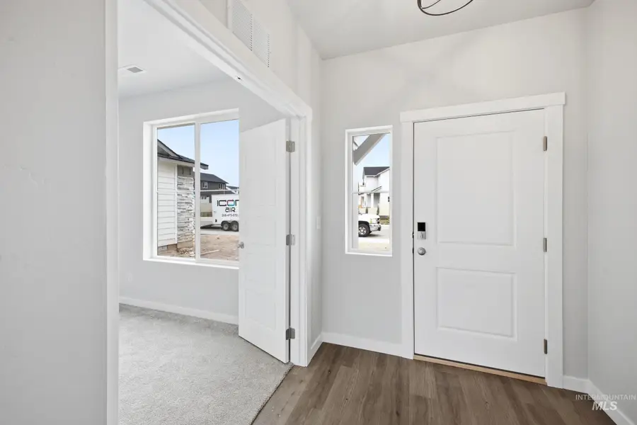 6611 W Redwood Creek Dr, Meridian, ID 83646 - #2