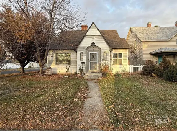 203 9th Ave, Twin Falls, ID 83301