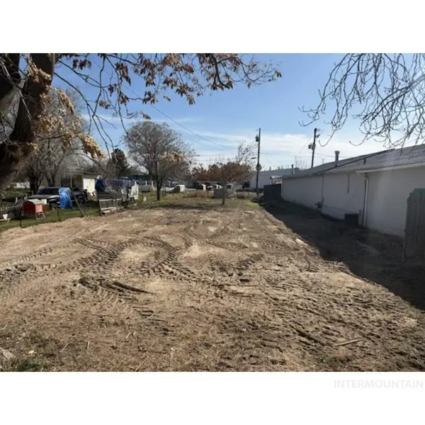 451 Russet St, Twin Falls, ID 83301