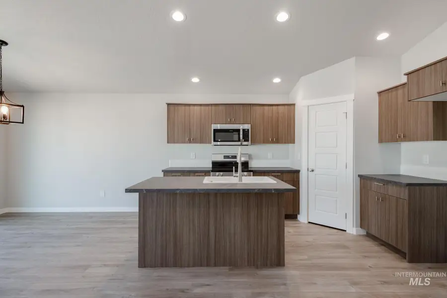 7071 E Shields Dr, Nampa, ID 83687 - #3