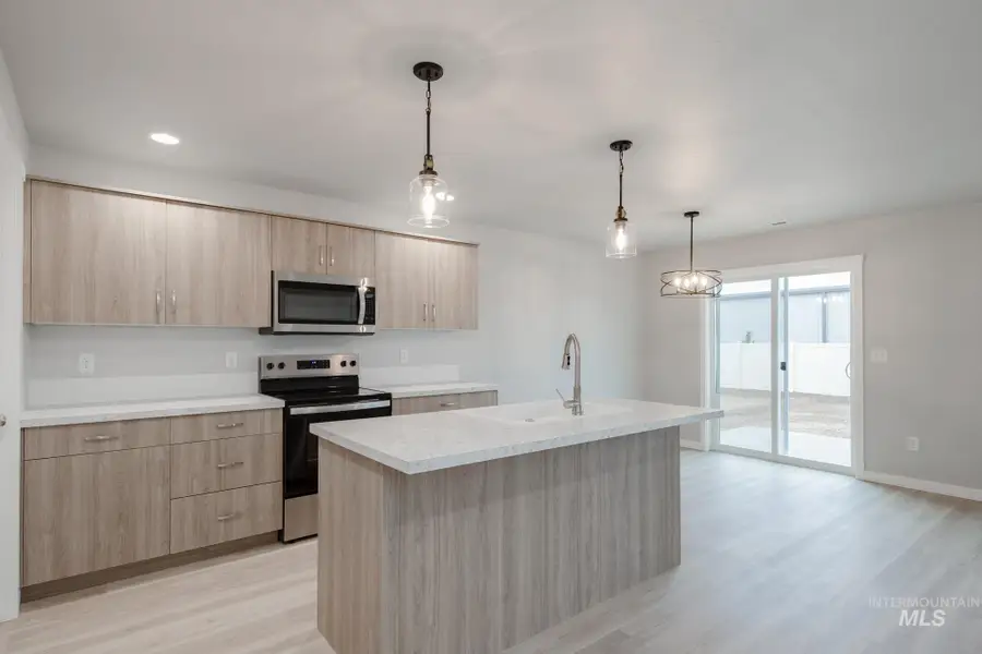 37 S Sweetgrass Ave, Nampa, ID 83651 - #2