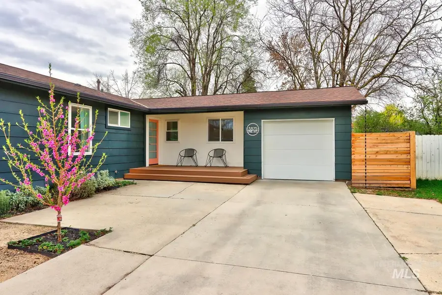 3875 W Pine Ave, Boise, ID 83703 - #2