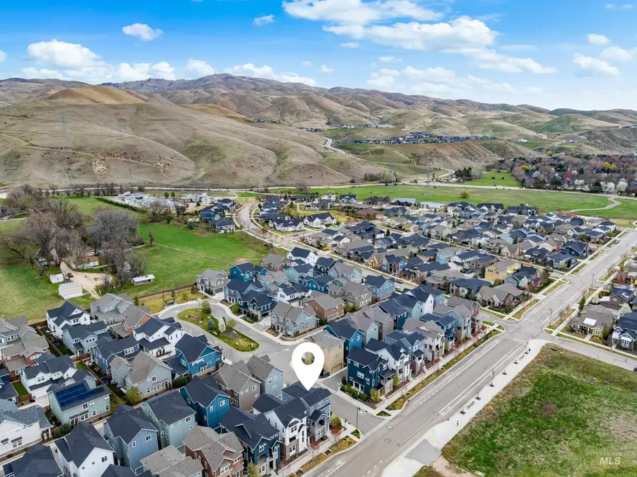 4198 E Wolf Tree St, Boise, ID 83716 - #3