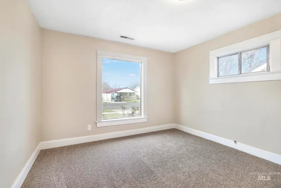 512 N 11th Ave, Buhl, ID 83316 - #3