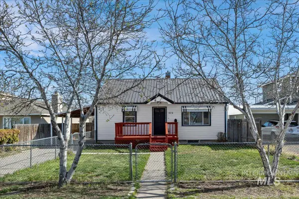 624 N 11th Ave, Buhl, ID 83316