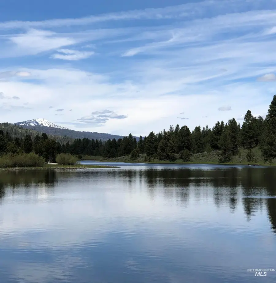 678 Highvalley Rd, Cascade, ID 83611 - #3