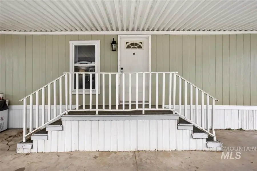 101 S Flagstone Ln, Eagle, ID 83616 - #2