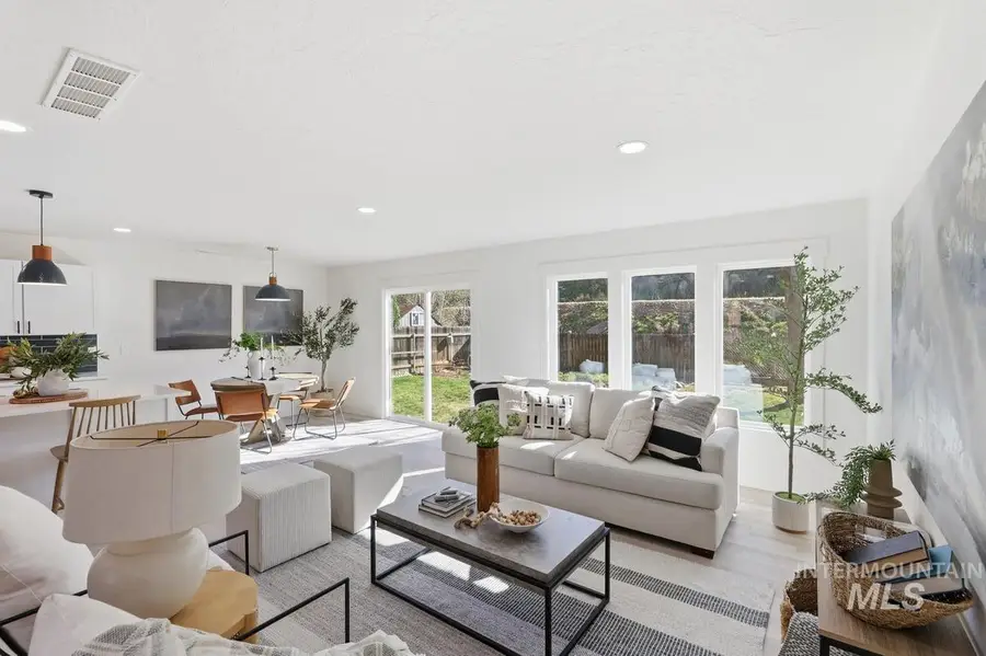 715 S Berwick Dr, Boise, ID 83706 - #3