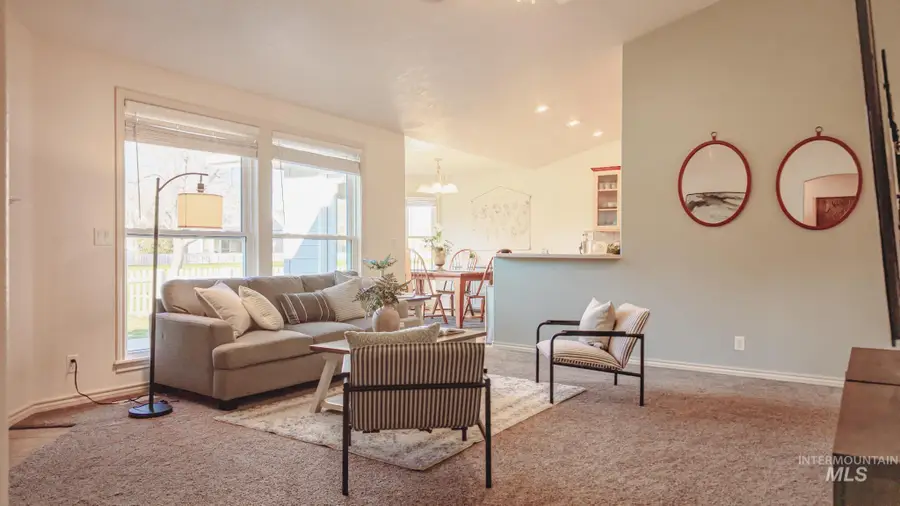 334 E Burney Glen Dr, Meridian, ID 83646 - #3