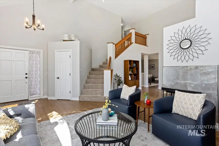 303 E Iowa Dr, Boise, ID 83704 - #3