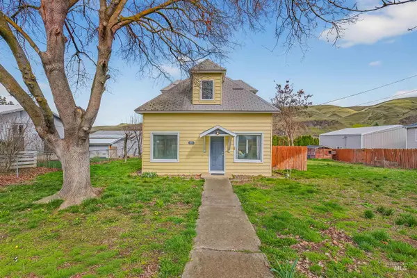 815 2nd Street, Asotin, WA 99402