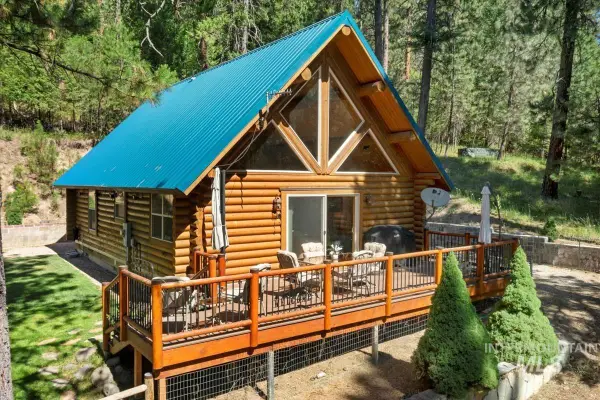 10 Elk Point Rd, Garden Valley, ID 83622