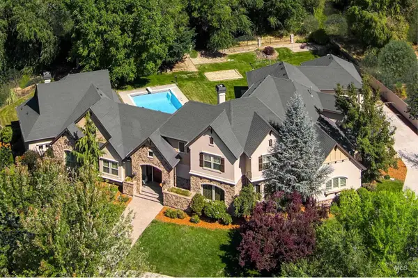 1450 E Covey Run Ct, Eagle, ID 83616