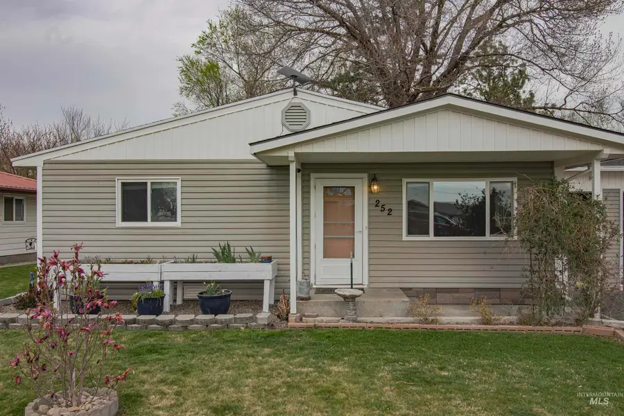 252 SE Boulevard, New Plymouth, ID 83655 - #2