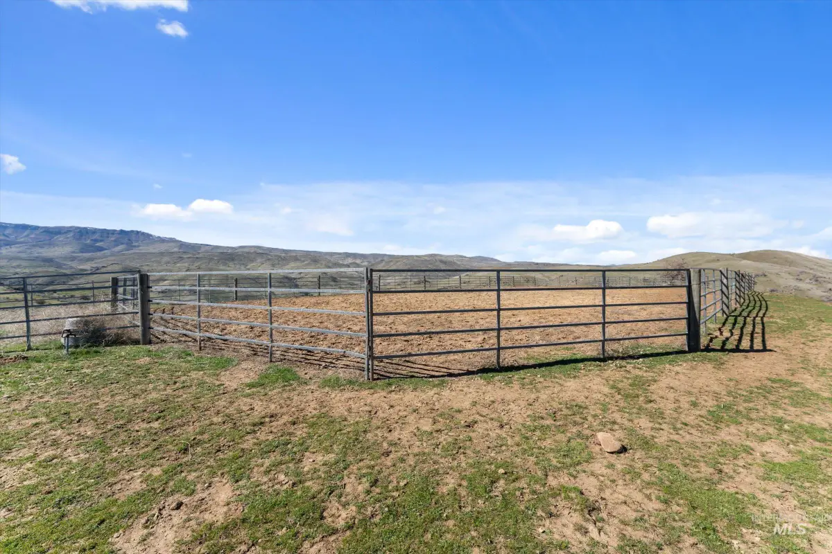 11555 Liberty Rd, Sweet, ID 83670 - #1