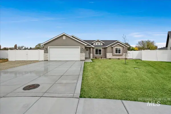 304 New Haven St, Rupert, ID 83350