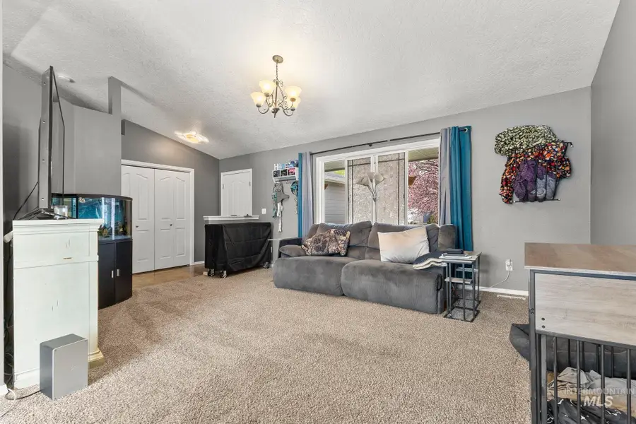 1026 W Edwards Ave, Nampa, ID 83686 - #3