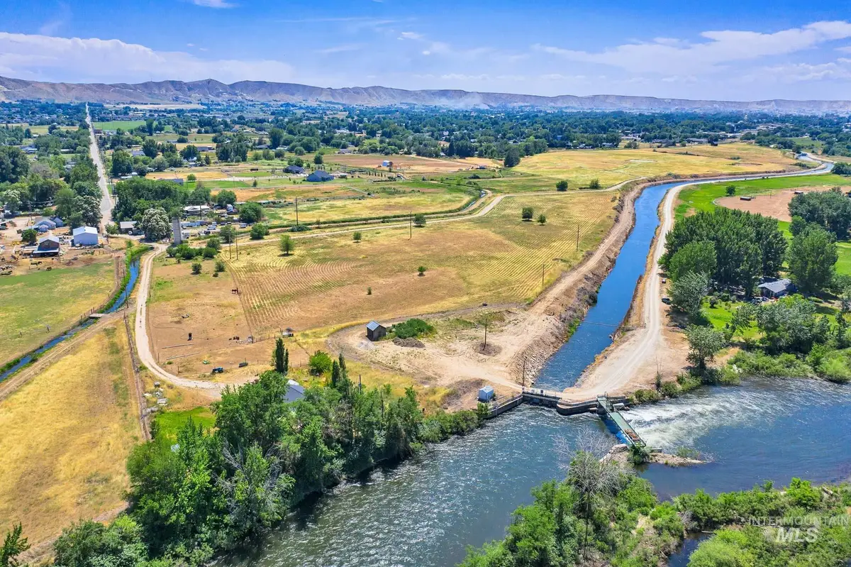 1870 Meyer Ln, Emmett, ID 83617 - #1