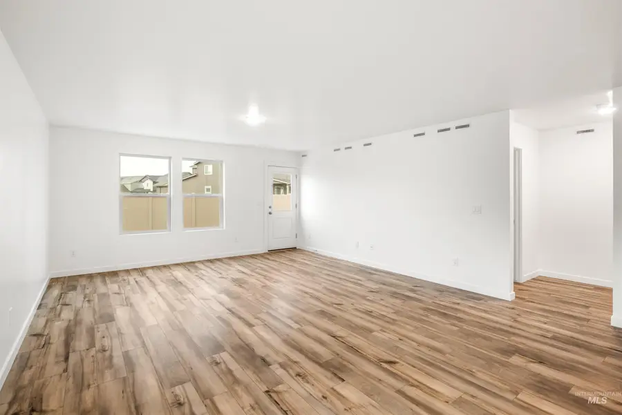 11124 Maroon Bells Dr, Caldwell, ID 83605 - #3