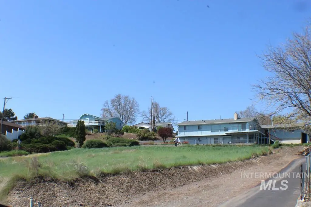 NNA Highline Court, Clarkston Heights Vineland, WA 99402 - #1