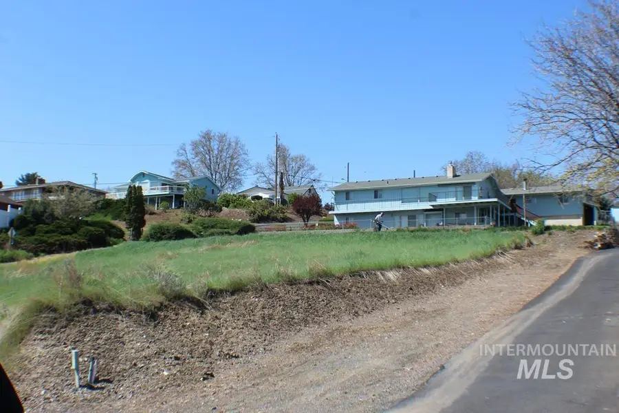 NNA Highline Court, Clarkston Heights Vineland, WA 99402 - #2