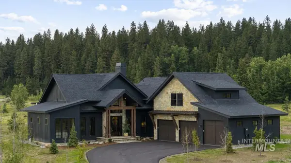 11 Larkspur, McCall, ID 83638