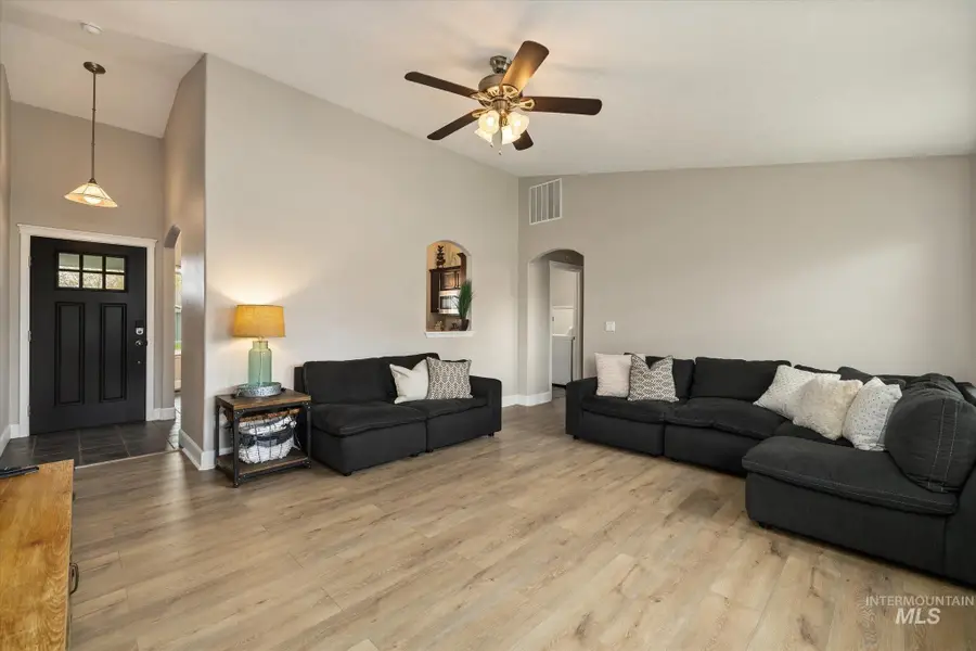 1582 N Avain Ave, Kuna, ID 83634 - #2