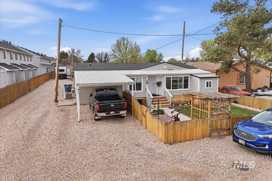1003 E Iowa Ave, Nampa, ID 83686 - #3