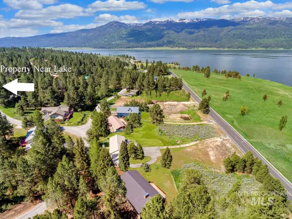 903 Divot Circle, Cascade, ID 83611