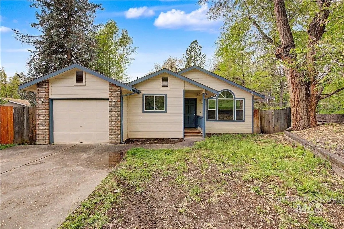 2501 W Hill Rd, Boise, ID 83702 - #1