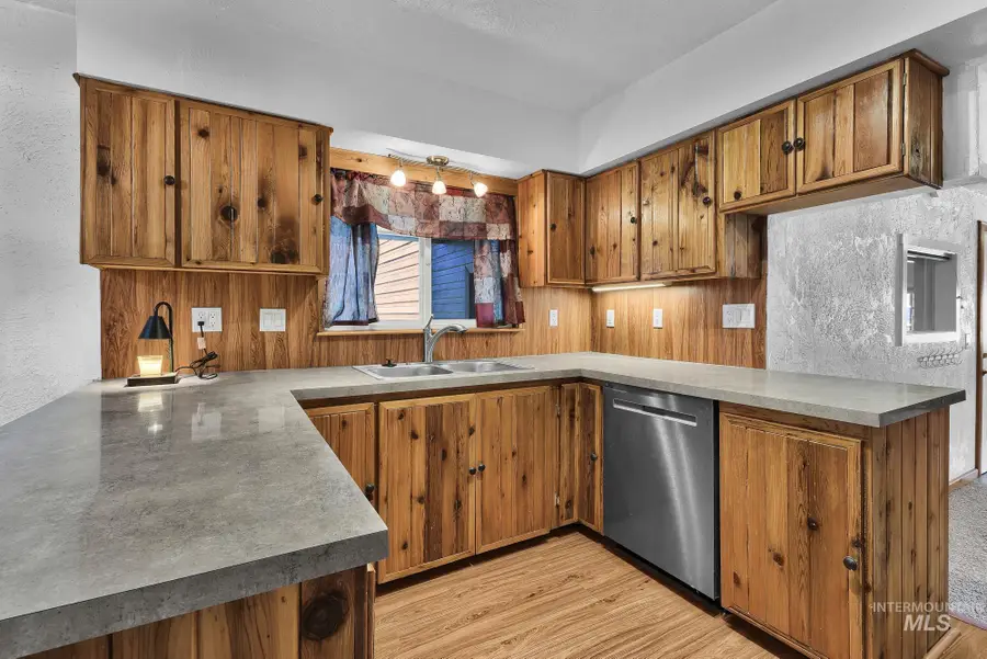 2015 Washington Ave, Caldwell, ID 83605 - #3