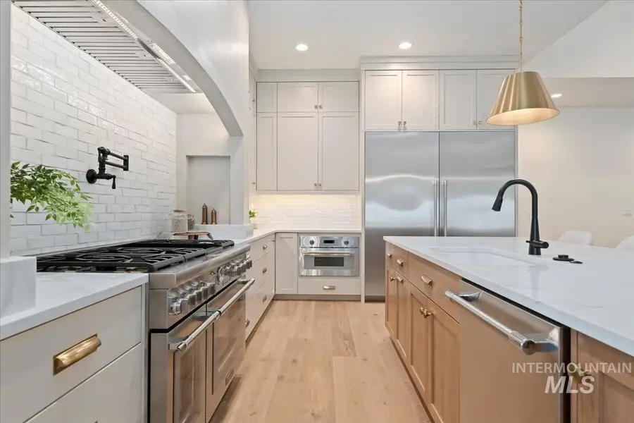 196 N Timber Wolf Pl, Eagle, ID 83616 - #3