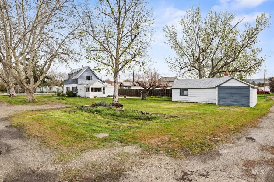 203 E 5th St, Emmett, ID 83617 - #3