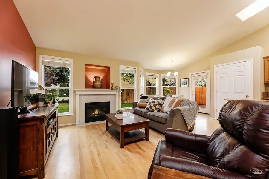 947 N Echohawk Way, Eagle, ID 83616 - #2