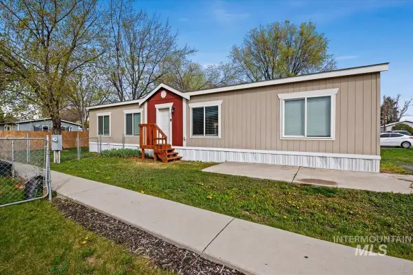 951 W Avalon St #16, Kuna, ID 83634