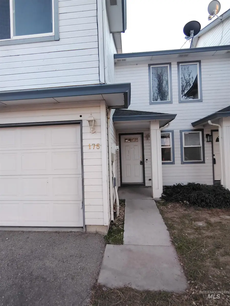 175 Sagebrush Ave, Mountain Home, ID 83647 - #2