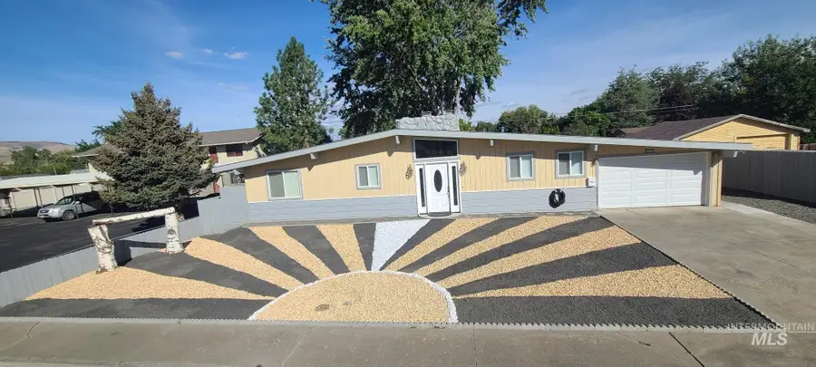 1221 7th Street, Clarkston, WA 99403 - #3