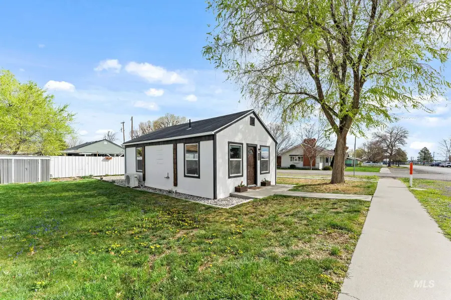 202 6th Street, Filer, ID 83328 - #2