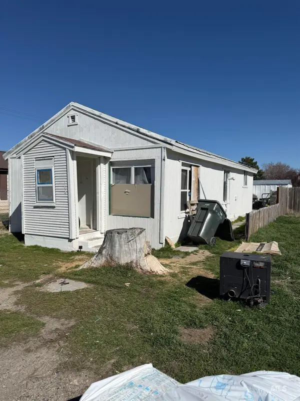 108 N 3rd St E, Paul, ID 83347