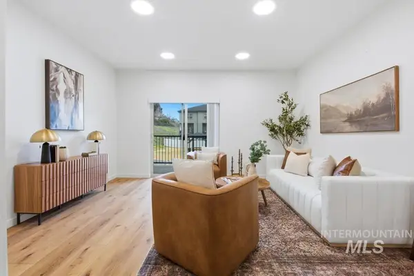 7481 W Swain Lane, Garden City, ID 83714