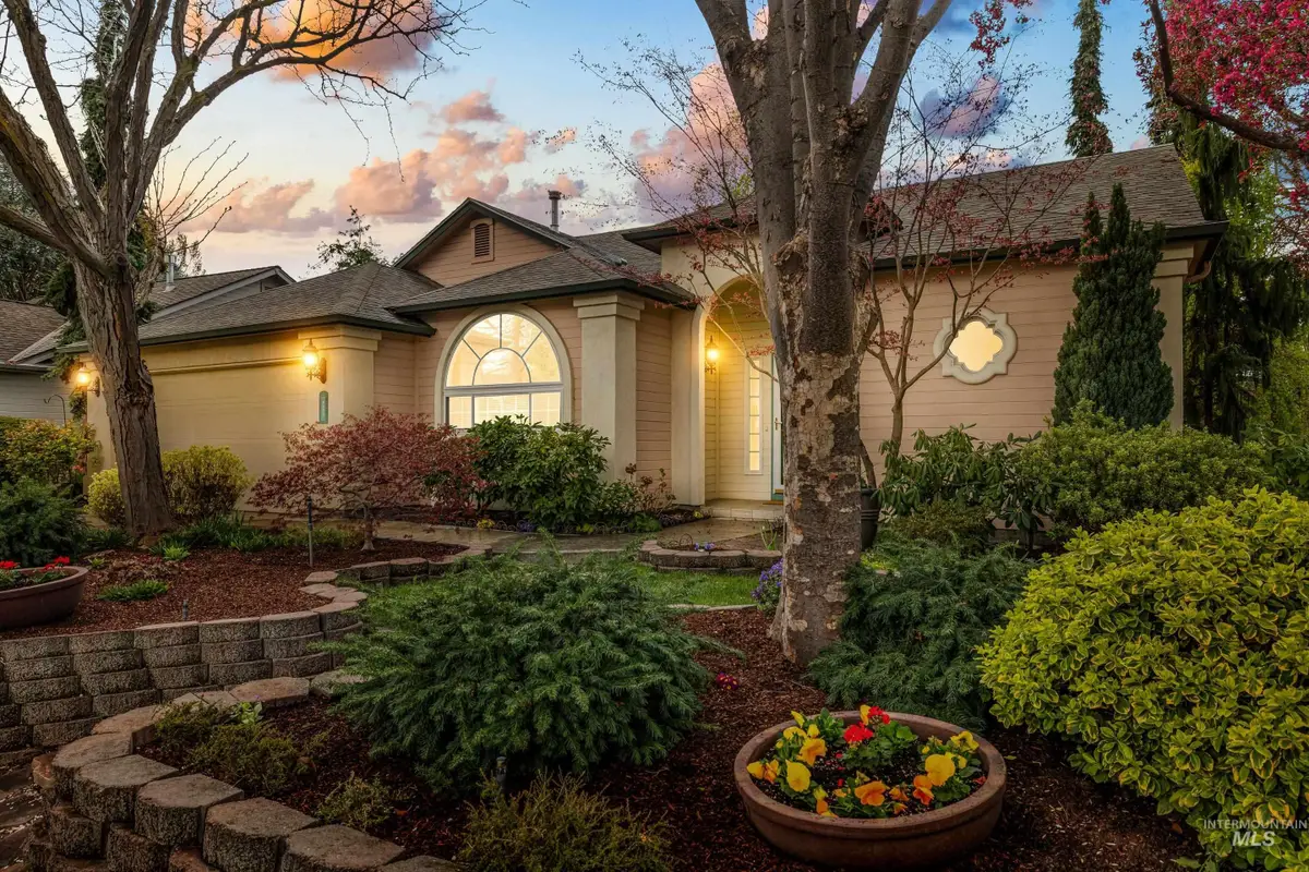 5583 W Harborcove Ln, Boise, ID 83703 - #1