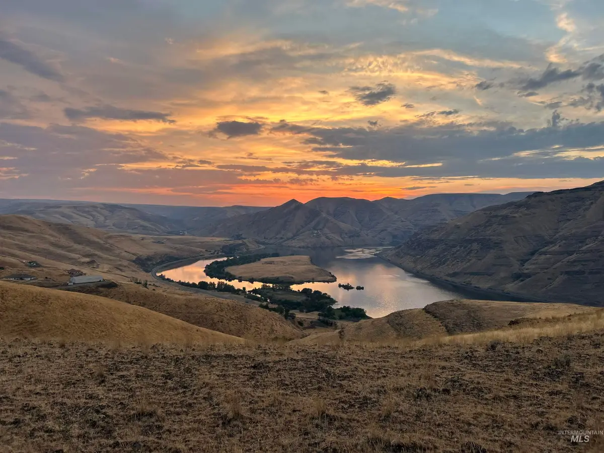 2001 Silcott Hills Rd, Clarkston, WA 99403 - #1