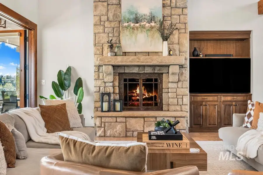 513 E Orion Ct, Boise, ID 83702 - #3