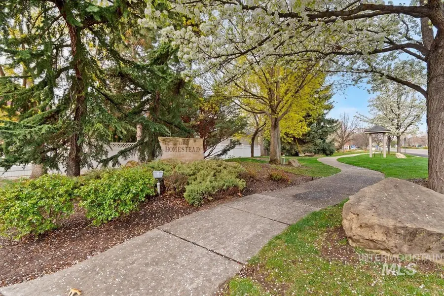 356 S Golden Eagle Lane, Eagle, ID 83616 - #3