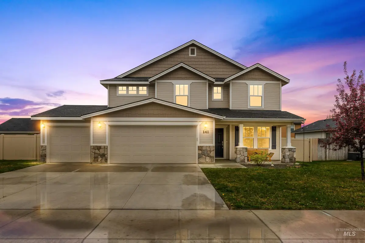 141 SW Crimson St, Mountain Home, ID 83647 - #1