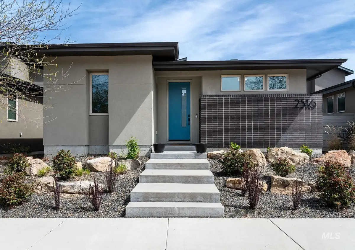 2516 E Warm Springs Ave, Boise, ID 83712 - #1
