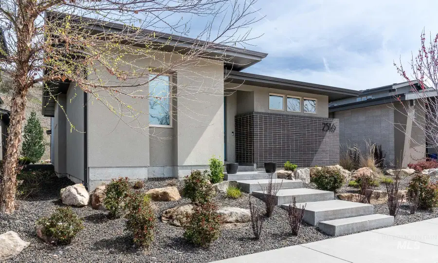 2516 E Warm Springs Ave, Boise, ID 83712 - #2
