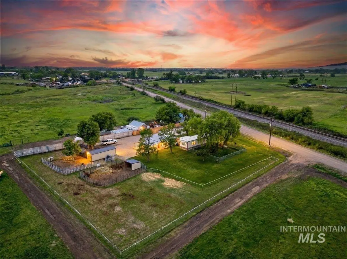 9228 Washoe Rd, Payette, ID 83661 - #1