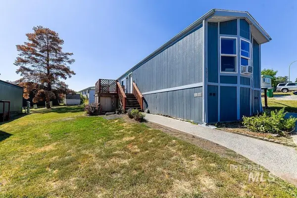 609 N Almon St #3022, Moscow, ID 83843