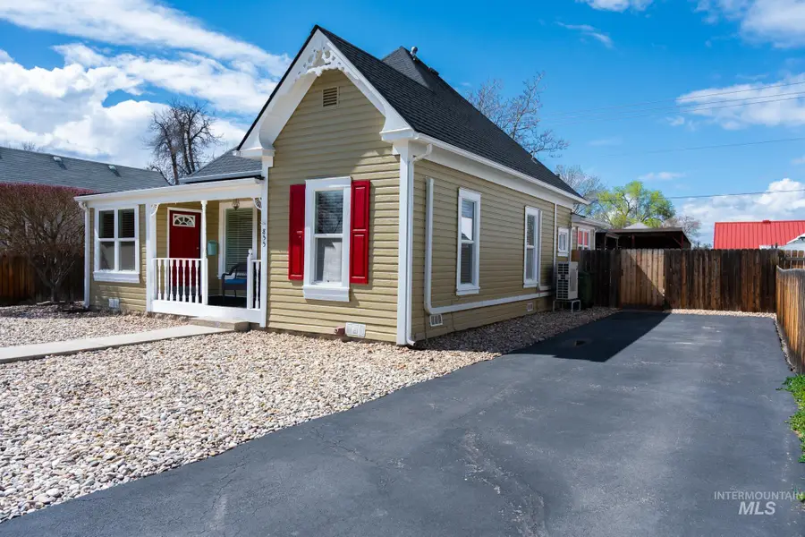 855 SW 3rd St., Ontario, OR 97914 - #2